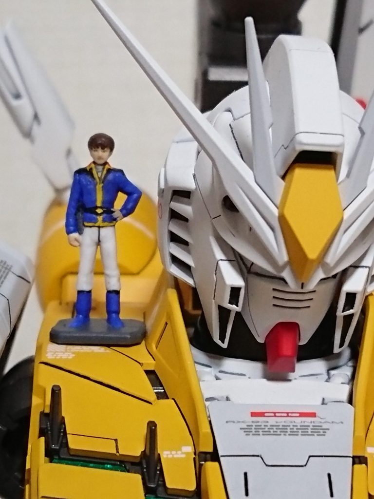 アムロも抜かりなく塗装。それなりに綺麗に塗装できたと思います。