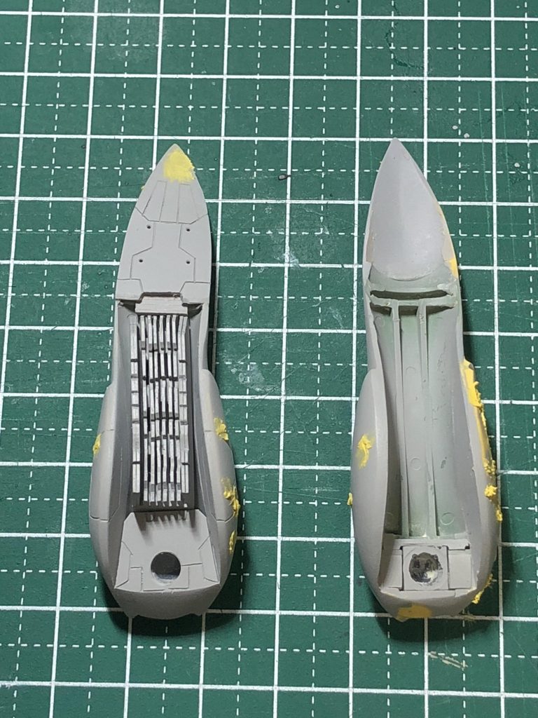 両腕、両足の外装。
シイタケで放熱フィンを作成。
外装そのものはクシャトリヤの腕のパーツを芯にして作りました。