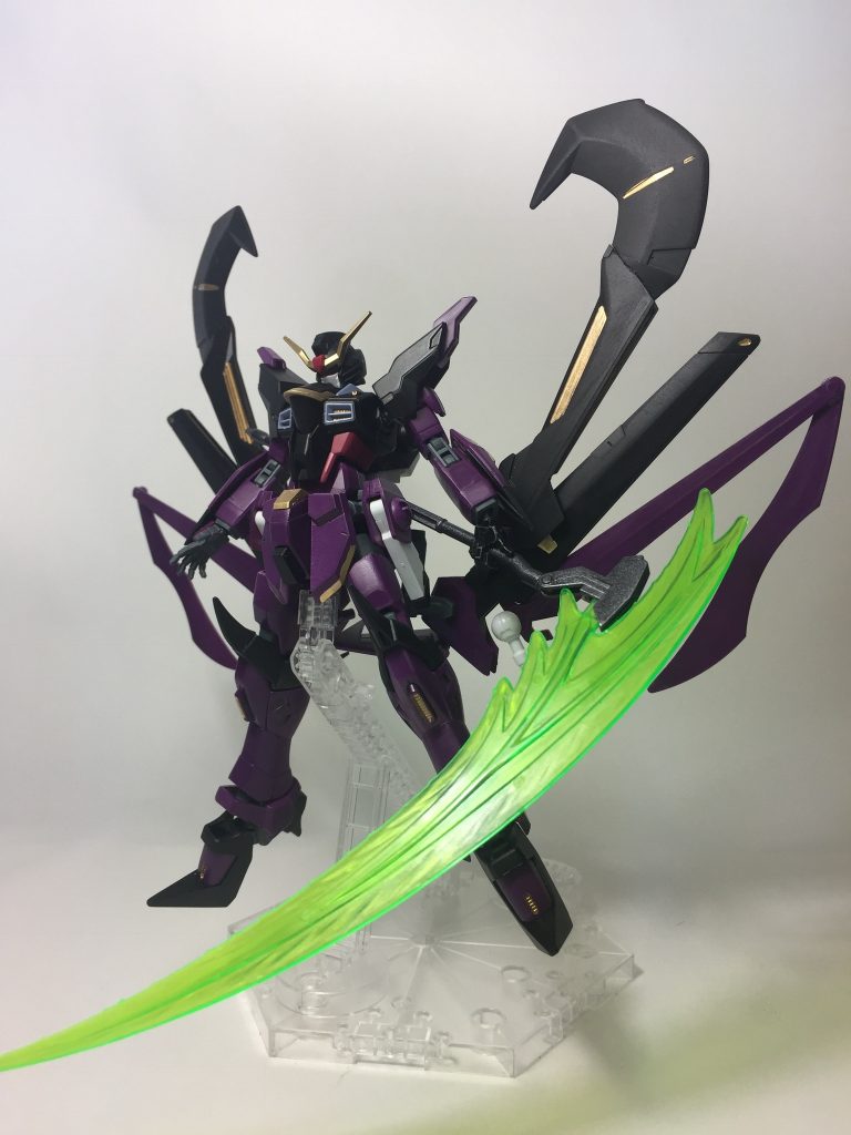 レールガンや腹部ビーム砲を撤去し高速で接近戦に持ち込むことをコンセプトにしてます。