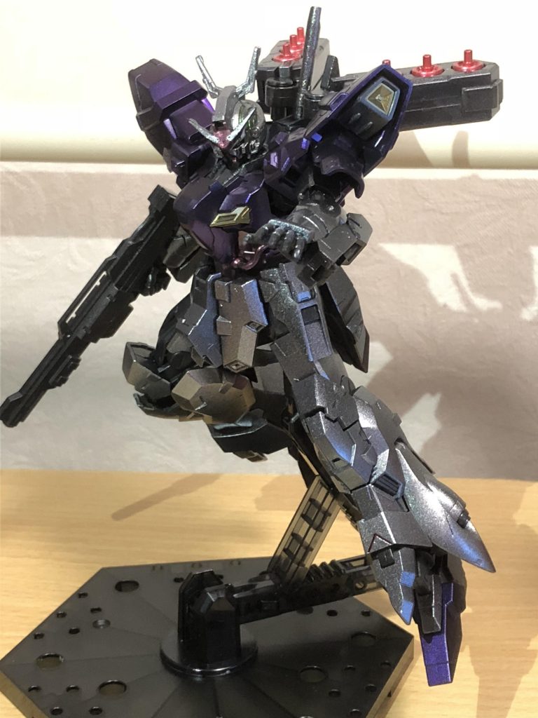 いけっ！ファンネル！のポーズ。ファンネルはビルダーズパーツです。
バルギルが出たらファンネルとプロペラトタンクがサイコプレートの代わりにつくのかもしれないですね。