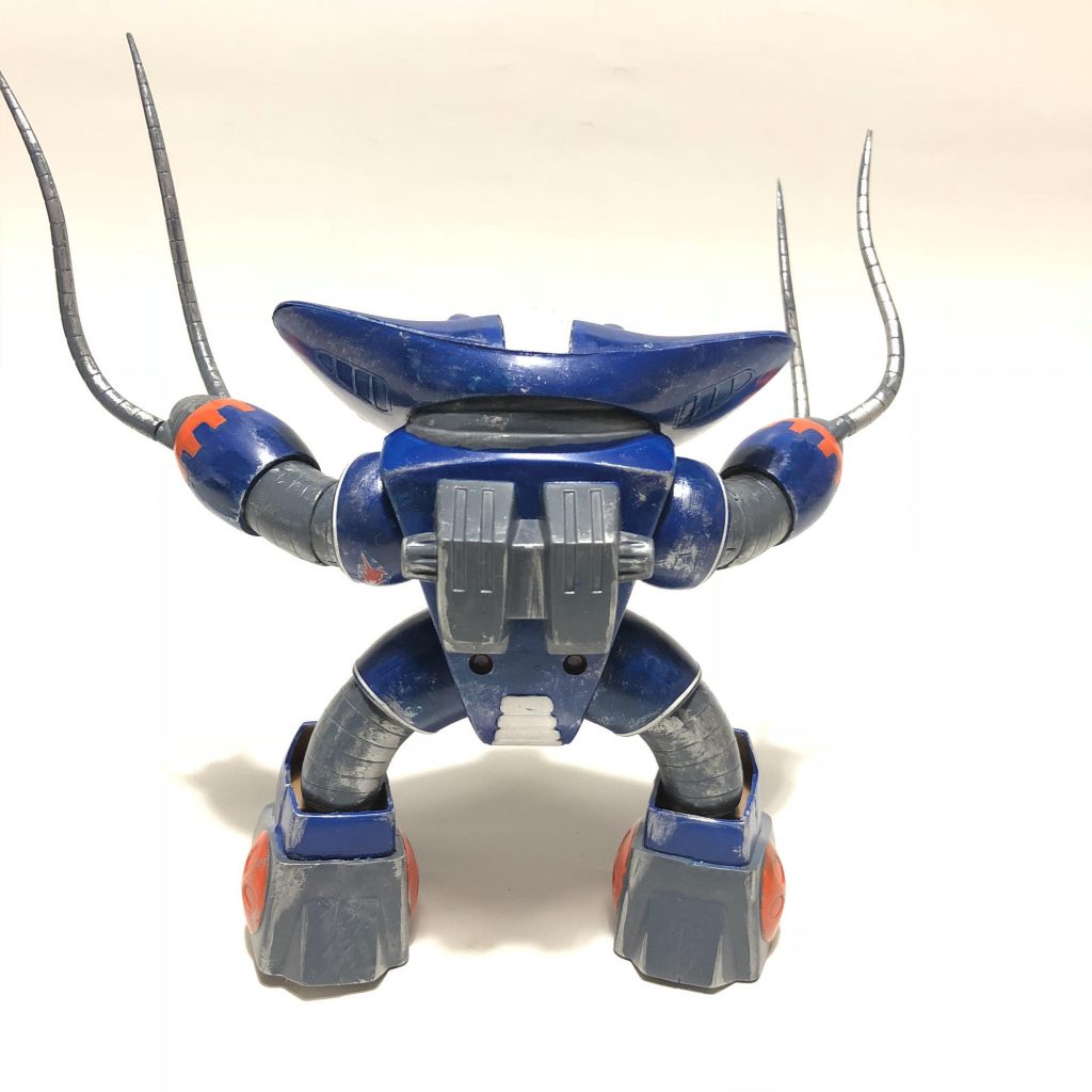 うしろ
なんとなくバンザイ
ウニウニ×4は固定したけど、手首の回転で結構なんとかなる