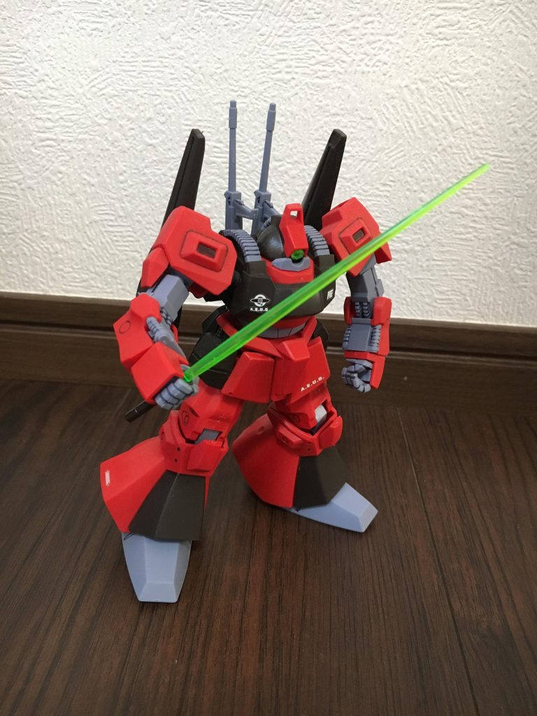 このガンプラを作って初めて知ったんですが、リックディアスの武装にビームサーベルがあったのですね！