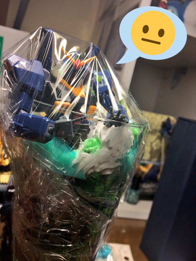 ンンッ(咳払い)
逃げられるのを防止するには、ラップをかけます。
怒ってますね。下手すると攻撃してきます。