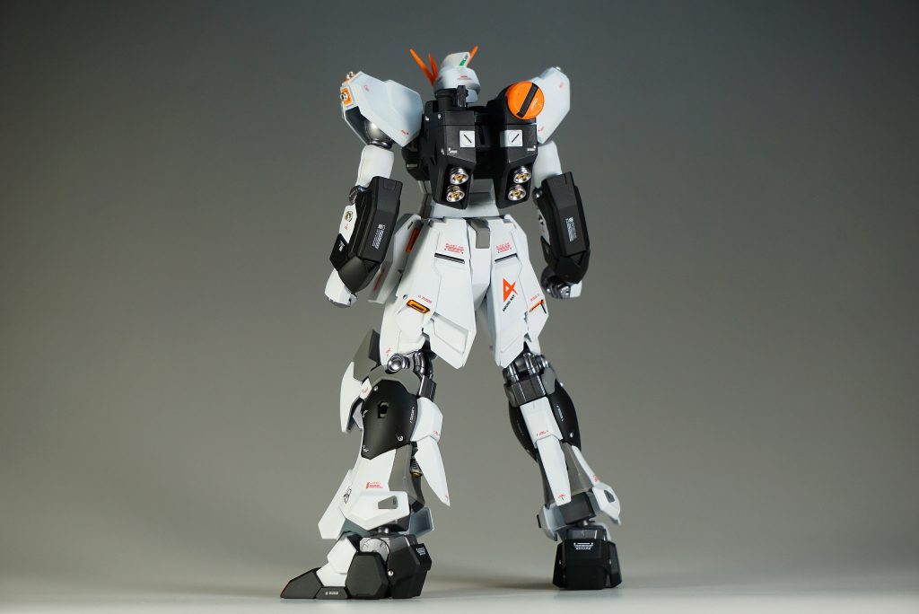 割と好きな背中。MSは背中で語る。