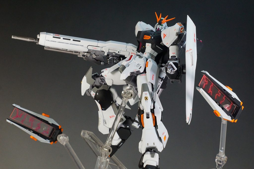 過去に制作した台座とエフェクトを使って。
半HWSみたいなシルエットになってます。