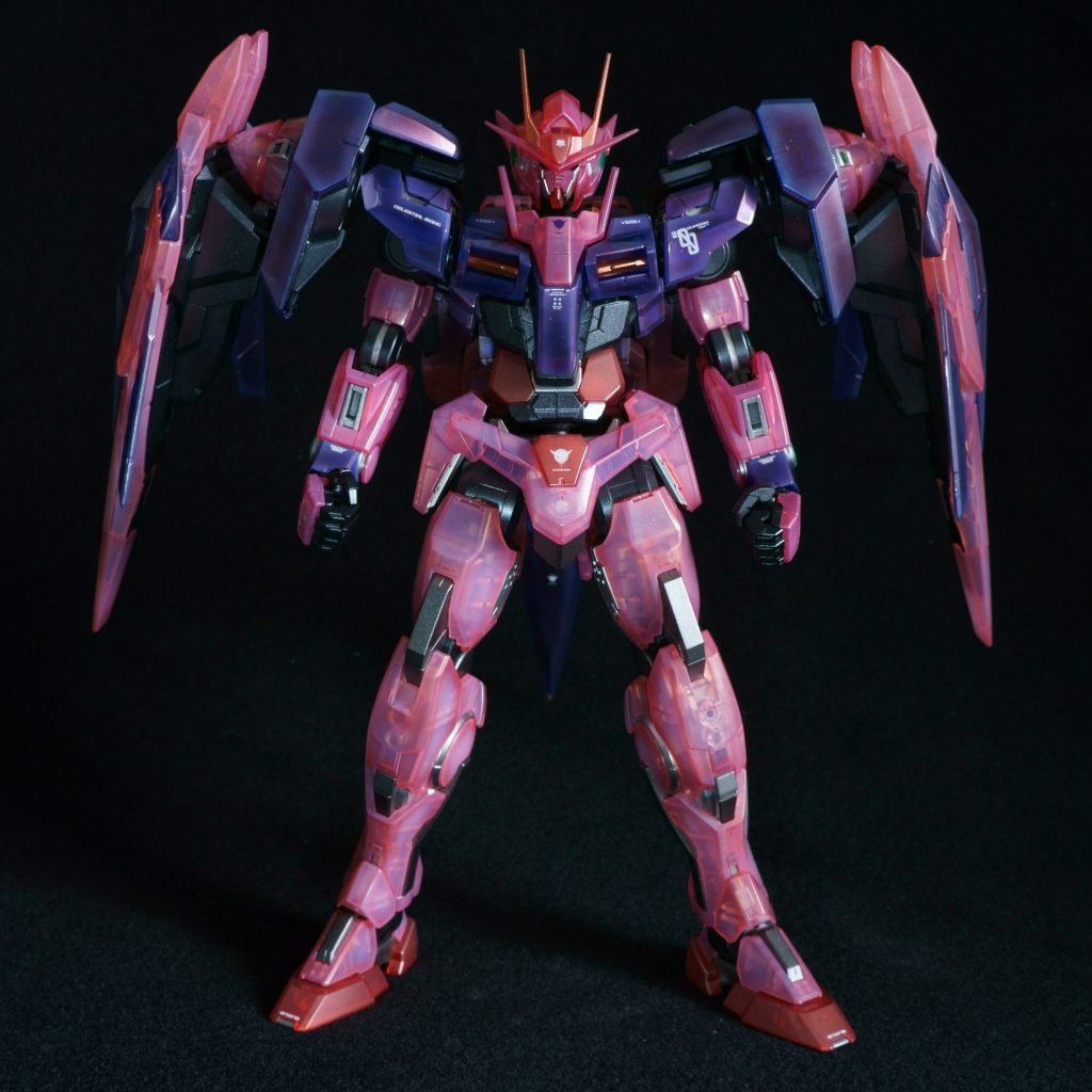 サイドバインダーが付くことによって横に幅がとても広がりましたが、アームにもロックが効くようになっている為、ポーズを取らせる時にもカッチリ決まりました。