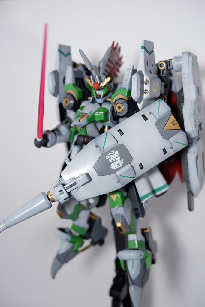 MAハシュマルを解析し、ビーム兵器が大幅に改良。他シリーズ同様にチャンバラできるようになりました。