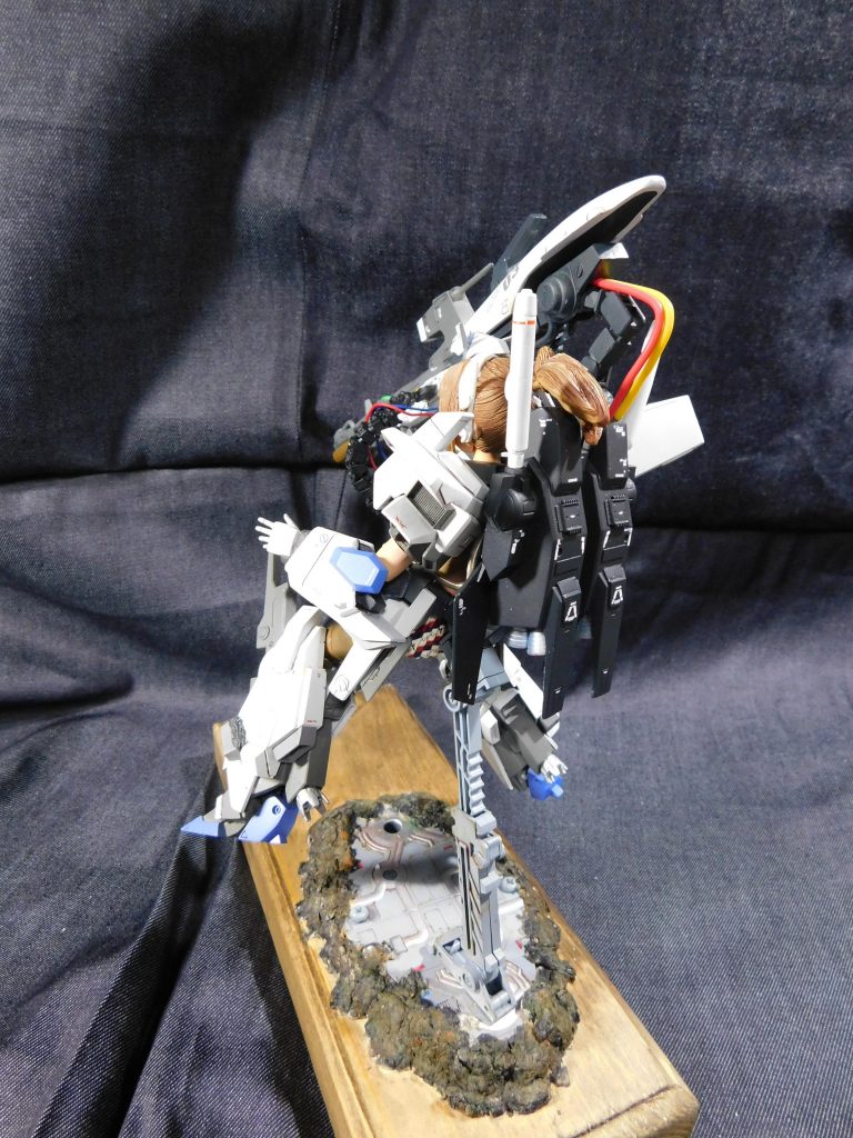 後ろからです。おパンツは青白のしまパンです。見えてませんがーー；