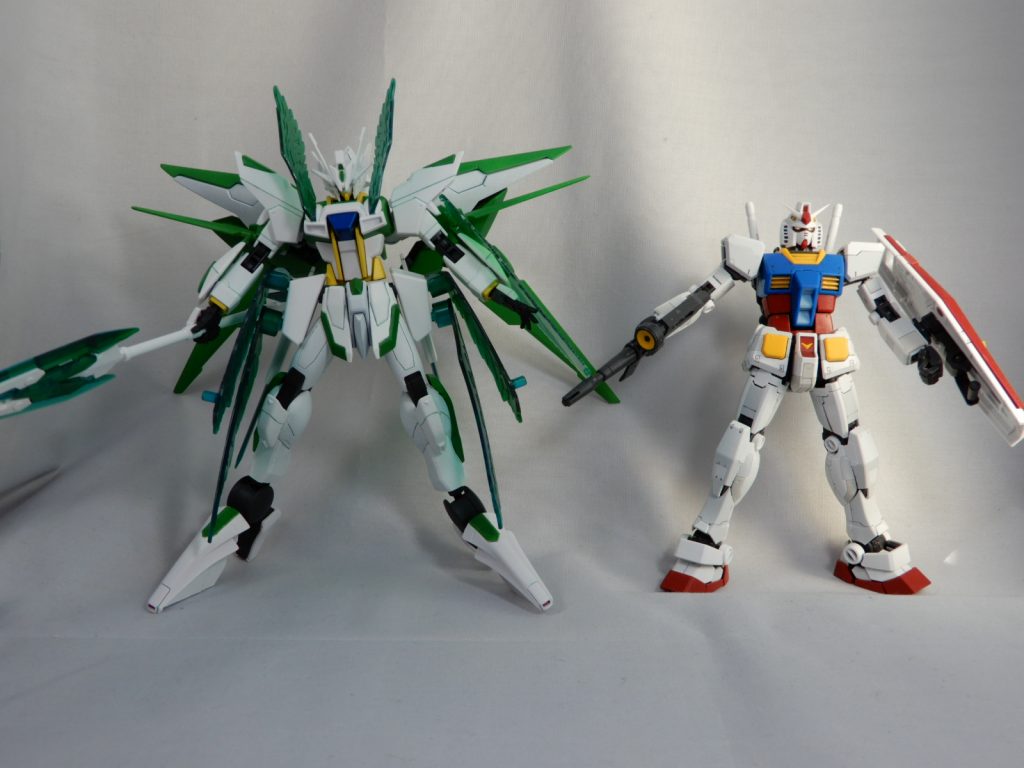 RGガンダムと比較　1/144にしては少し大きい感じです