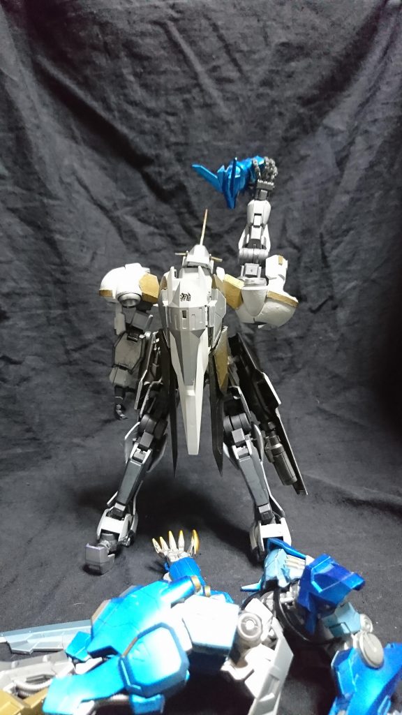 そして首をもぎ取り勝ちどきを上げたそうだ……この戦いが語り継がれ現在初代当主を称える祭が地球圏にあるそうだ