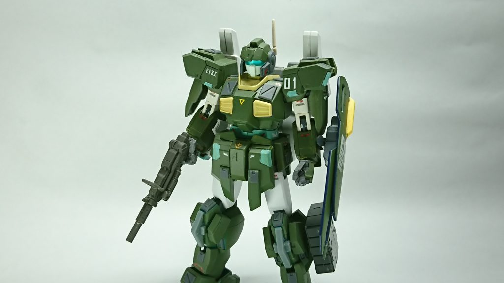 地球連邦軍独立部隊フェアリーテイル小隊に配属されている機体
ネモに独自のアーマーを追加している