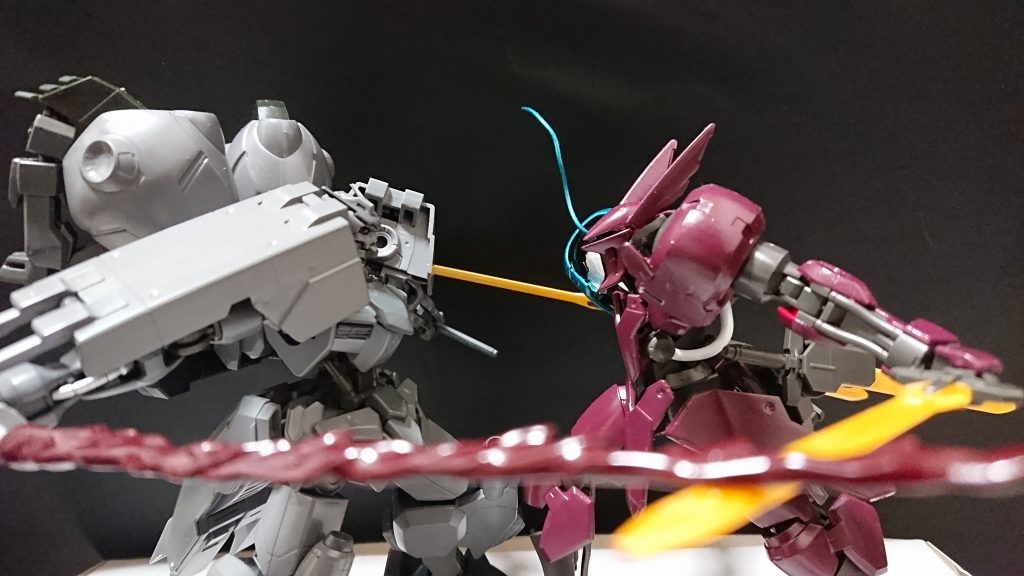 黒地客にとって相性が最悪な敵もいる。
それは自機と同じナノラミネートアーマーを持ちながら黒地客よりもパワーのある鉄血シリーズのMSの事である。
黒地客にとって最大の敵であったMSが正に相性が最悪な機体に当てはまっている。