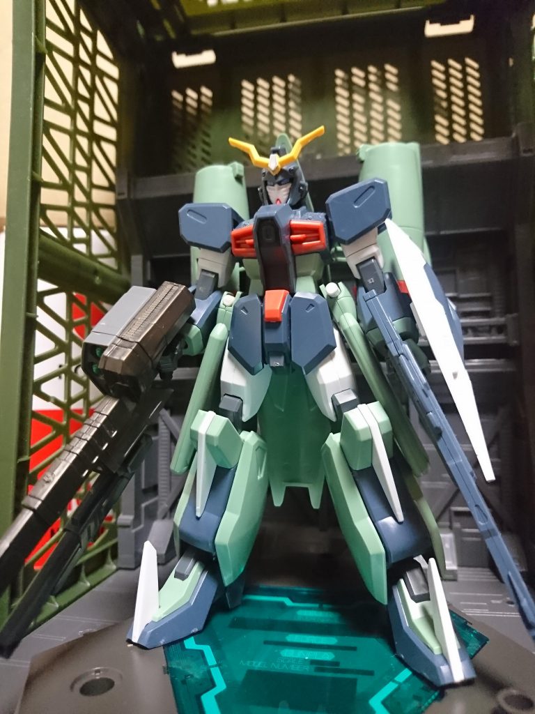 前面
キットの出来が良く、稼働範囲が広いのでアレンジというアレンジは加えてません(^^;