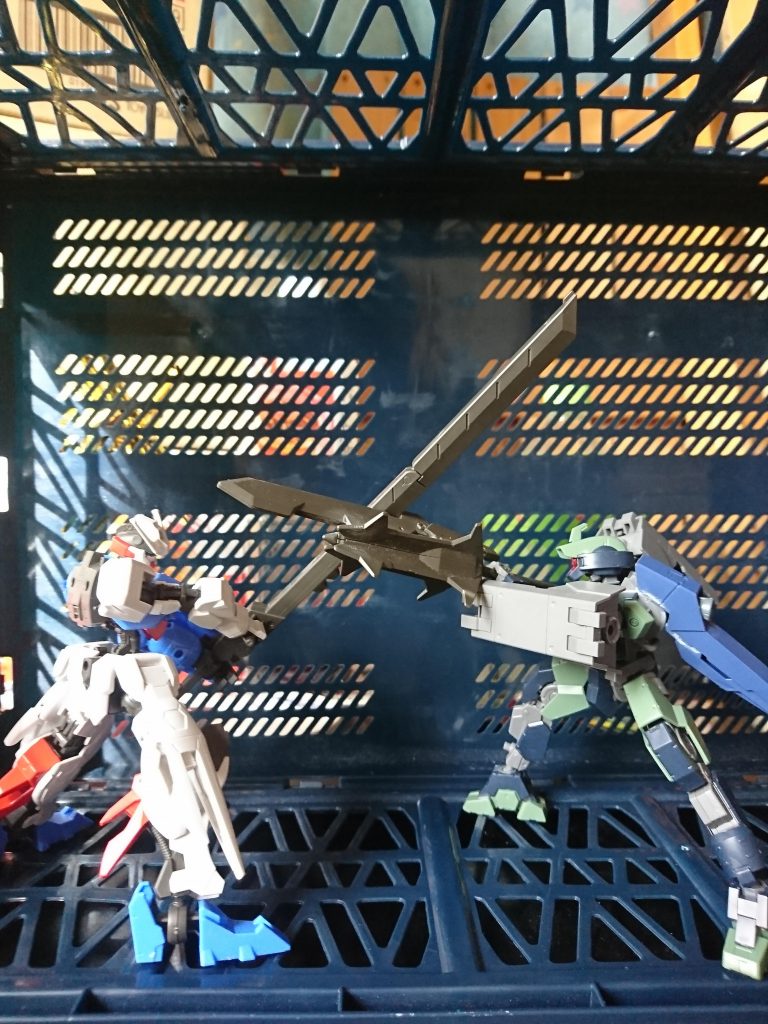 お次はデモリッションナイフ(゜ー゜)
試しに我が家のゲイレールと
大型武装はロマンですね(*´∀`)♪