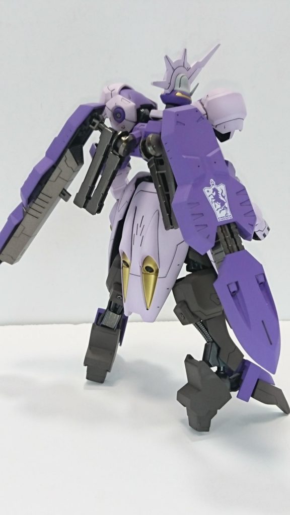 フレームやイエロー部はメタリックカラーにアレンジしてます。