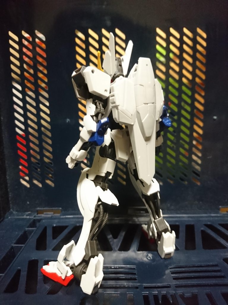 背面
前述の機器が目立ちます(*´-`)