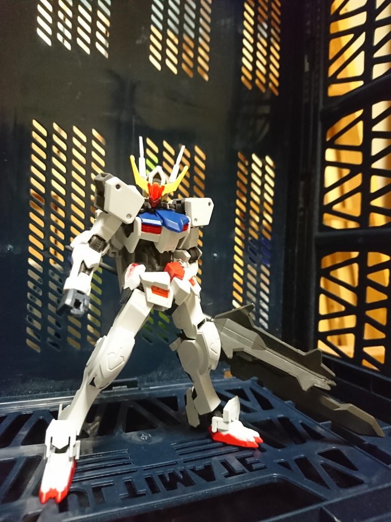 武装と前面。固有の武装として、ヘビーメイスを持ちます(*´-`)