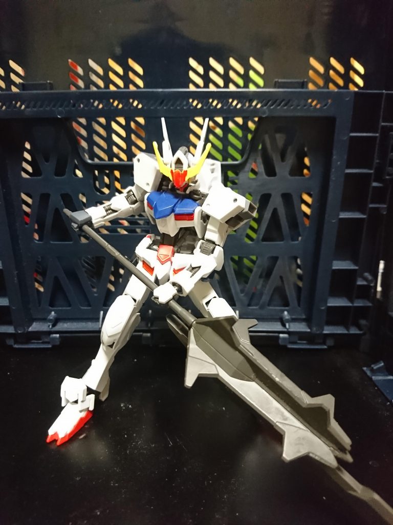 ヘビーの由来はリアルの重さから(^^;
余りの重量に機体がぶっ倒れる事もしばしば( ´△｀)
能力は機体の由来であるマルバスが回復系の能力を持つことからです（n‘∀‘)η
鉄血の世界で自動補修やMS同士のエネルギー供給はあまりなさそうとのことで、ハシュマル戦でガンダムフレームが呼応した表現を取り入れてみました(*´-`)