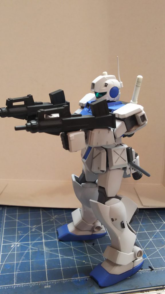 マシンガン二丁装備っていうと自分の中で制圧射撃のイメージがあるので脳内設定は陣地制圧用モビルスーツです