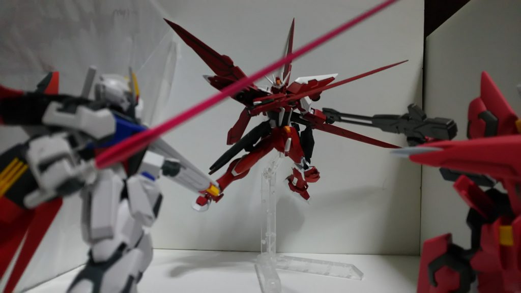 全ての敵を倒すことで戦争を終わらせようとしている（という設定）