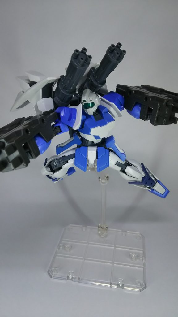 近づいて殴る、勝つる(脳筋
腕の滑空砲は殴るついでに零距離でぶっ放します