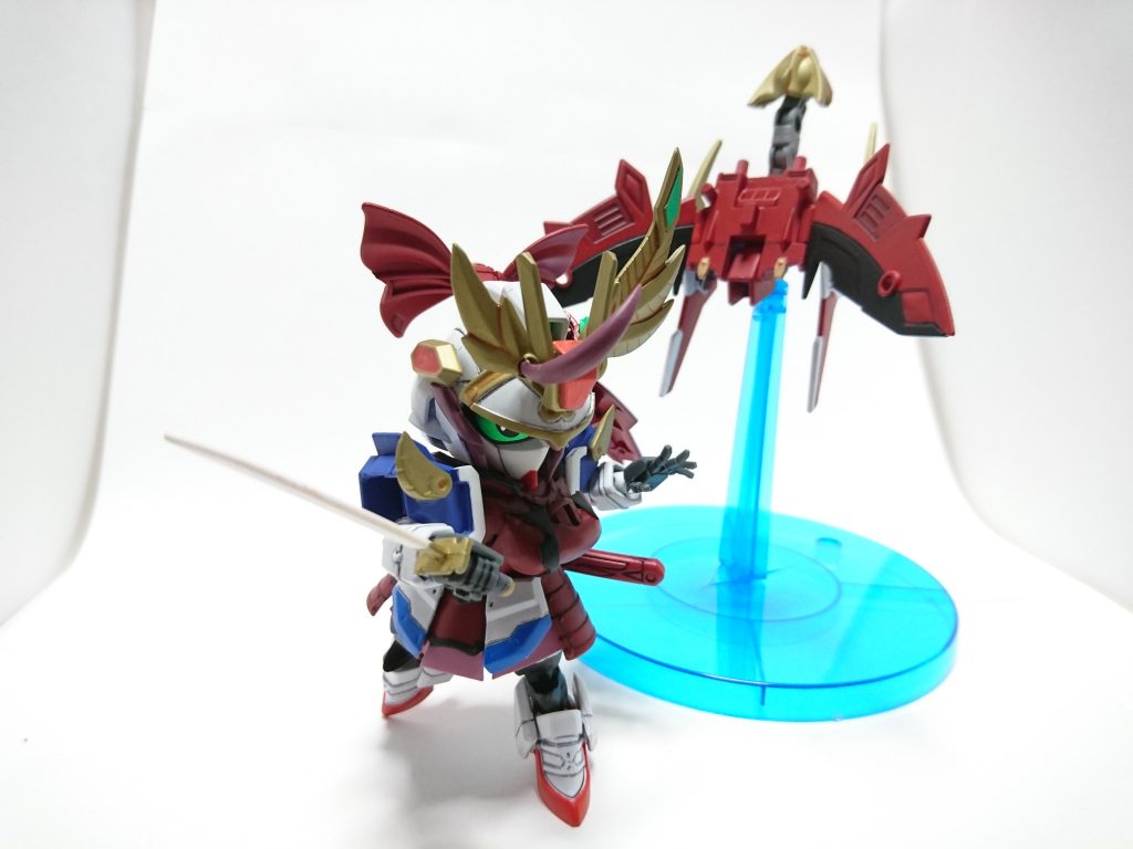 フォースシルエット型の鳥メカがサポートします