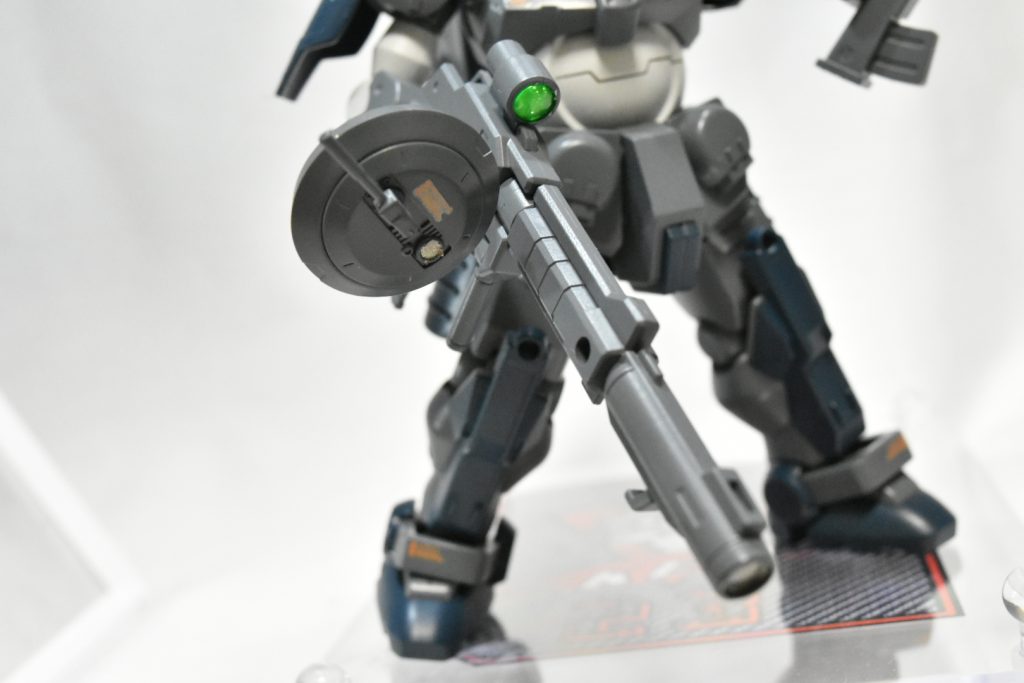 ガンカメラ
望遠レンズをイメージして制作し、レドームを追加してそれらしく（笑）