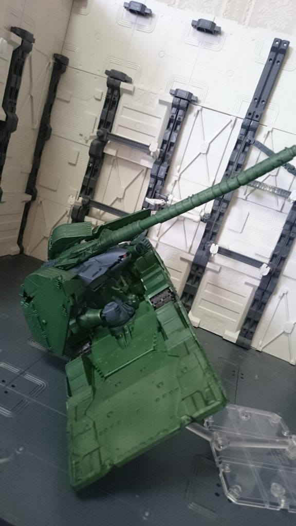 「タイプ3!!信管!!零距離!!」