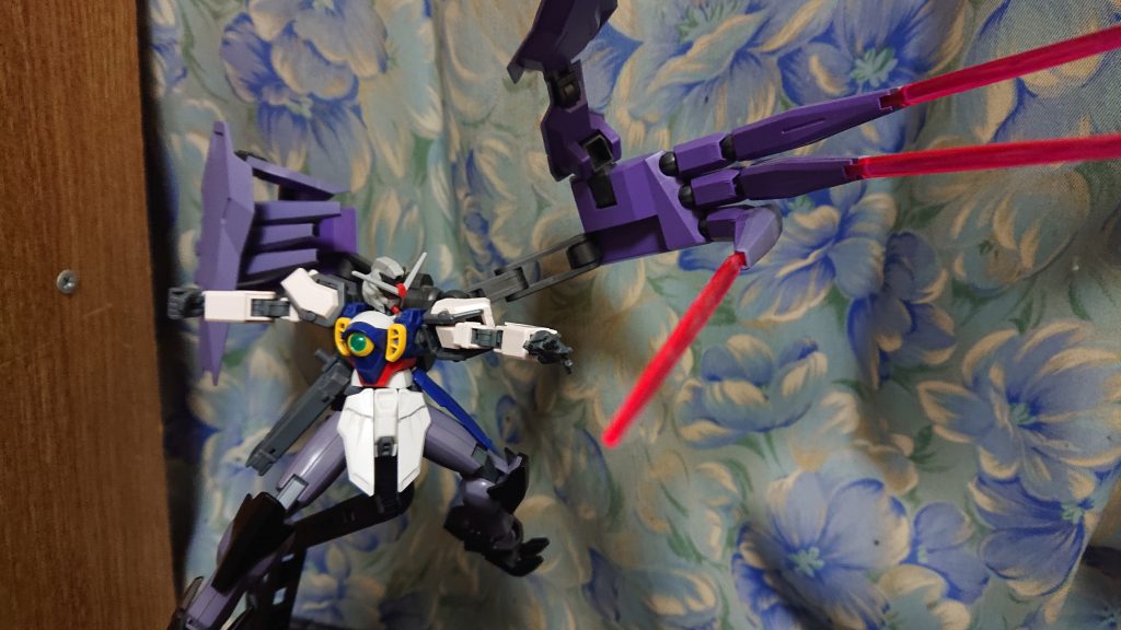 ガンダムルヴナン–5枚目/制作者：ゴン蔵5世