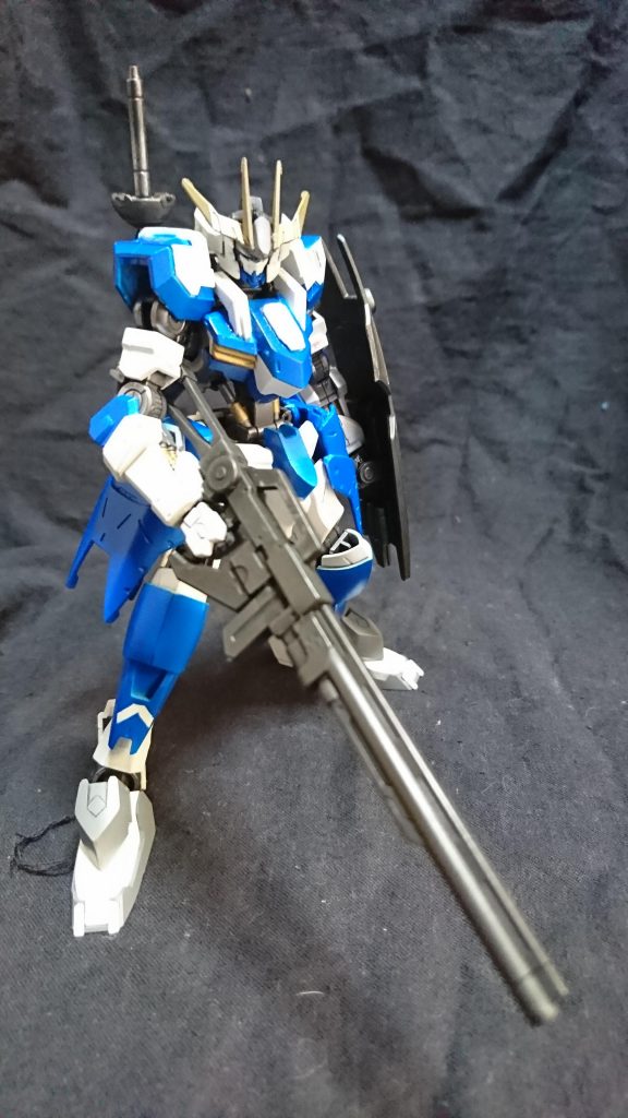 アサルトライフル
エリゴス用に製作された新型のライフル
フルオート、3点バースト、シングルショットの3つに切り替えが可能
複雑な構造で製作者曰く「二度と作りたくない」というほどの代物そのため破壊されない様に強度をあげている