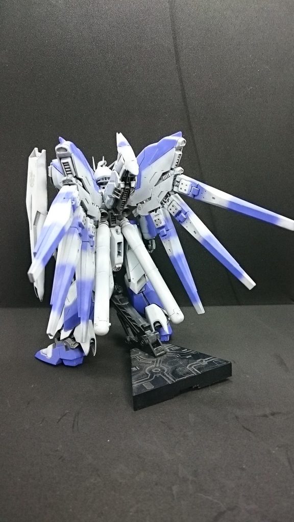 中央スタビライザーはジャンクの組み合わせ
基本的に
1/144に1/100を着せる感じで作りました