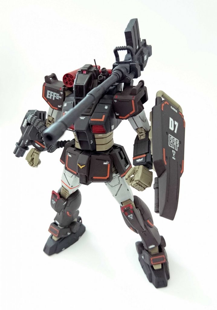 この頭だど、シールドに違和感があります