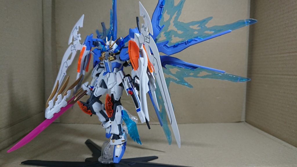 型式番号[CVS-X5]ストライクガンダム･ヴィクスフリューゲル

こちらが今のところ1番新しいC.Vの作品です。
この作品に関しては自身の投稿にて挙げております。

もし良ければ私のアイコンをタップして見てみてください笑(一緒にイイネbもおなしゃす！！本音)
https://gumpla.jp/hg/4910
もしくはこちらのURLを入力して頂ければ飛びます。

そちらに載せ忘れていた事をこちらで紹介させていただきます。