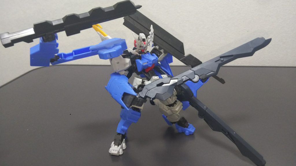 大型ソードライフル2丁
デモリッションナイフ
バスタードチョッパー
そしてテイルブレードの5刀流(?)装備もできます。一応ですけど・・・
私はこの状態を「フルバスターモード」と呼んでます