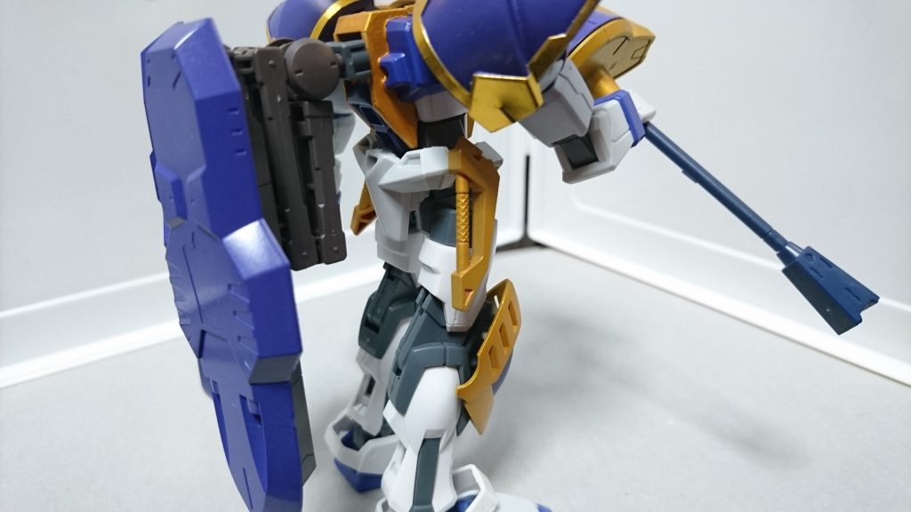 サブ武装「アーマーシュナイダーG」。メイン武装喪失時或いは中距離の相手に対して投擲するなどして使用します。
これもソードカラミティのモノを色変えしただけの簡単改造(?)。ビーム刃はありません・・・