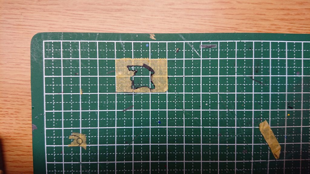 所々にあるマークは自作です。
マスキングテープを使って
絵を書いてデザインナイフで
切り抜いて作りました。