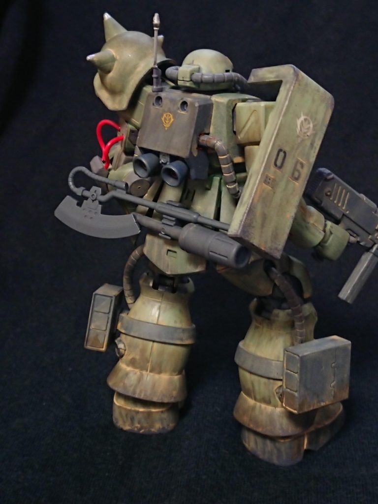 バック
ヒートホークとハンドグレネードを担架