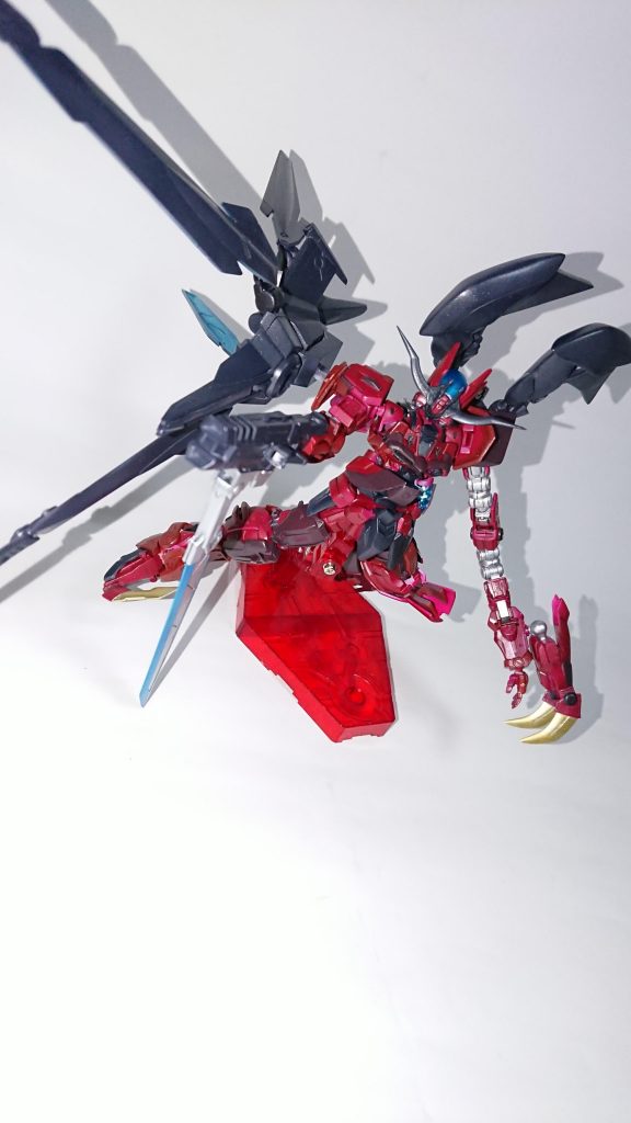 その意味とやらですね。
サテライトキャノンもといサテライトバスターキャノン。
バスターソードはこちら照射時の支えです。