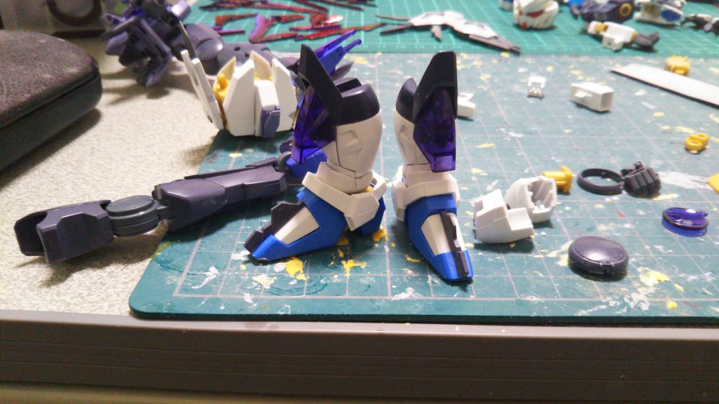 膝にもグレイシャーからクリアパーツを移植