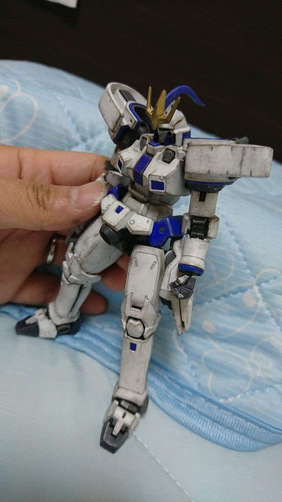 顔のバランス調整後。

EWの戦闘をイメージして、少しウェザリングをしてみました。