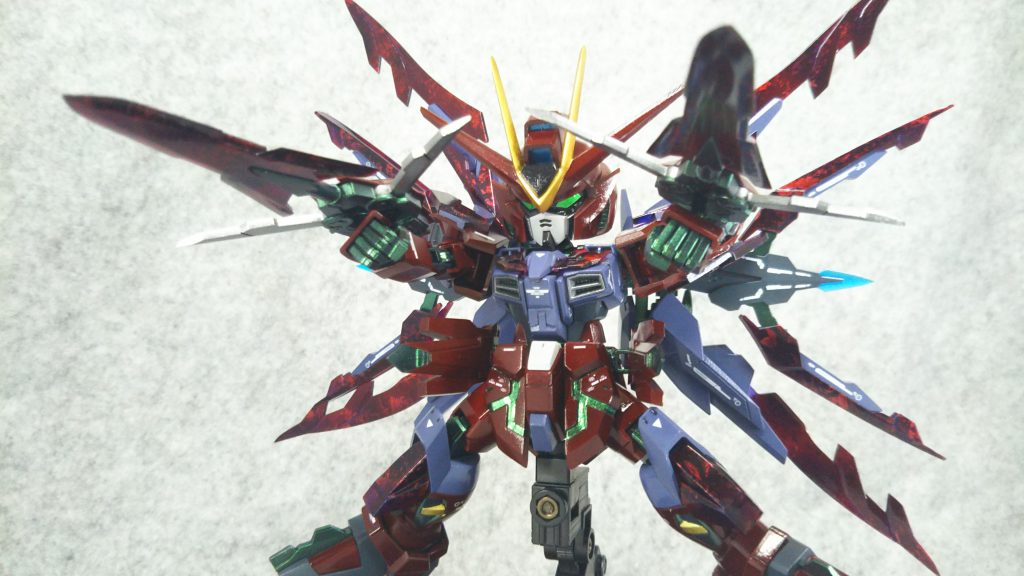 腰からもビームが撃てるが格闘中の不意討ちが主な役割
腕と合わせてフルバースト的なことも出来なくはない