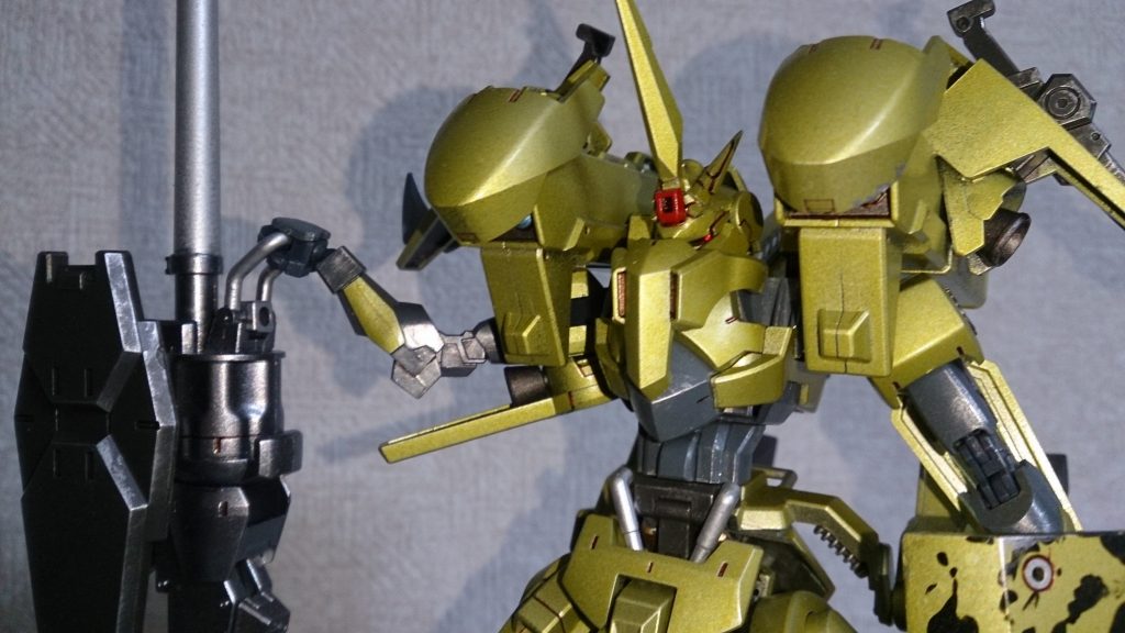 顔付近アップ。
埋もれちゃってますが、ユーゴーにグレイズやダクマタブースターのクロー？、丸モールドを貼ってます。