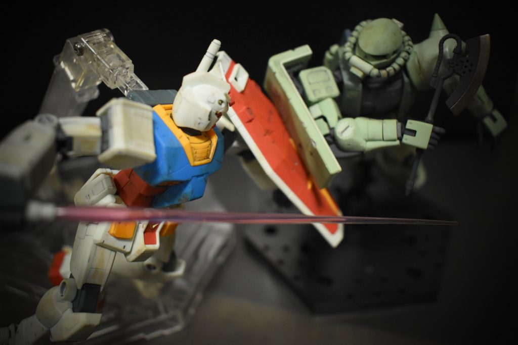 あの白い悪魔と同等にやり合う量産型ザク...ロマンがあると思う...思わない?ザクパイロットはそうとうなベテラン(という設定)