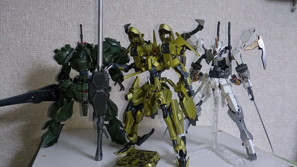 当時のオーバーサイズ三兄弟
現在はガラスケースになんとか入ってますf(^_^;