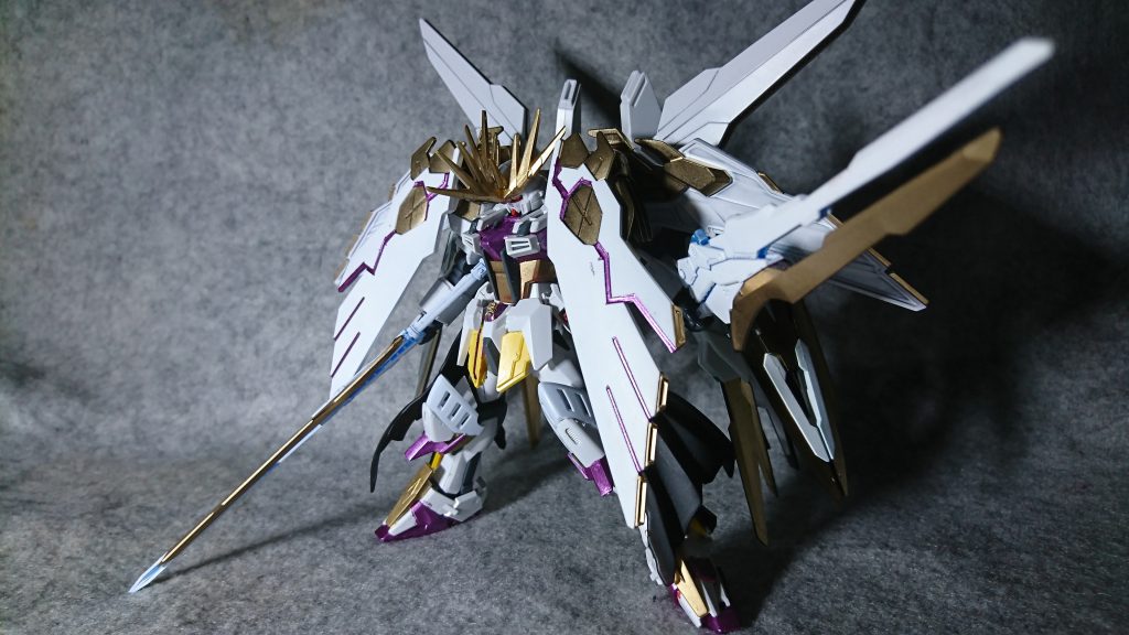 型式番号[CVS-X4]ストライクガンダム･アメジストロザリオ

コンセプトとしては今までの作品のいい所取り、まとめ作品と言ったとこでしょうか？
近中遠全てに対応出来る作品…として作りました。

元々C.Vで開発されていた機体が敵に奪取され、既存の3機(フルドレス･フルイクス･フルカノン)を破壊する為に近中遠対応型に開発するという設定もあります。