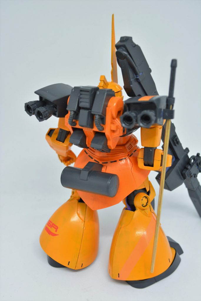 ## 背面
腰にはドワッジのプロペラントタンクを付けました。