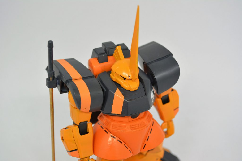 右肩と右胸にラインを引きました。