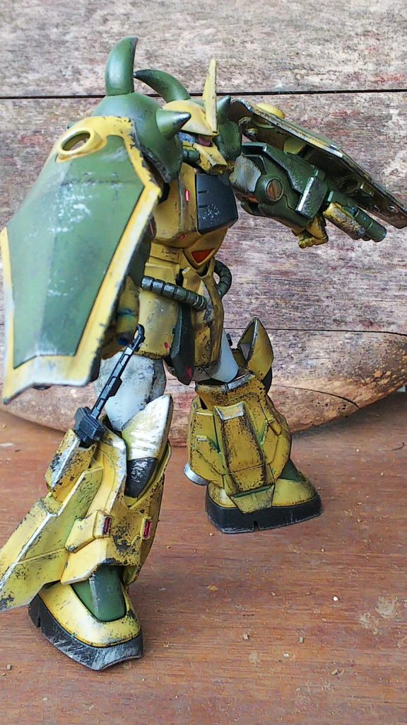 シールドマシンガン装備、一気に重たく感じます。