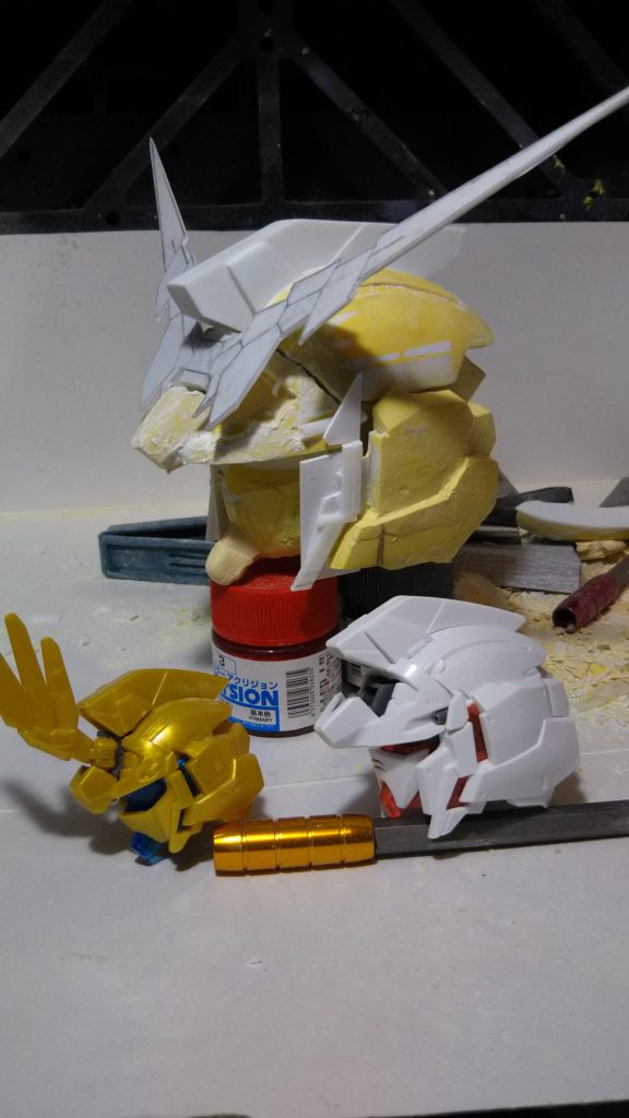 頭は色々なサイズを元にフルスクラッチしました。