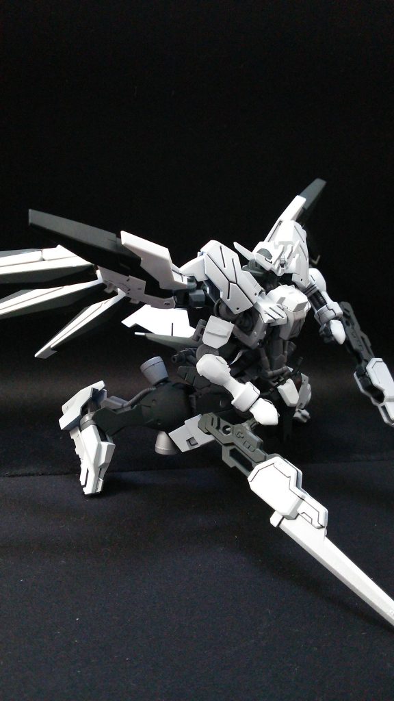 ■ガンブレード(ブレードモード)
あえて逆手持ちです。
なんかカマキリみたいですねw